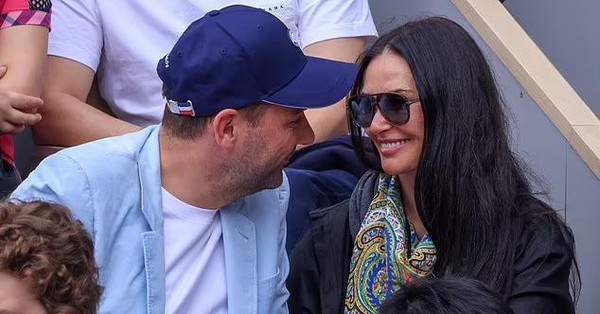 Star Demi Moore 60 years old is happy with her boyfriend 13 years younger