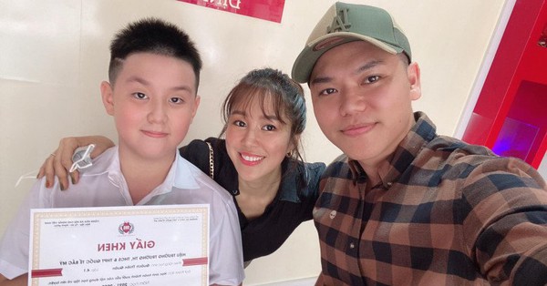 Le Phuong’s son was awarded a certificate of merit by the school