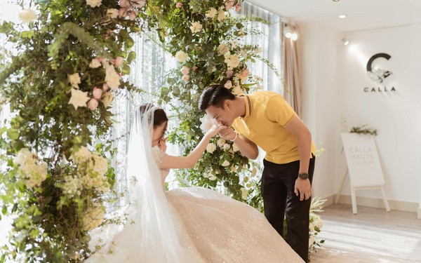 Take a look at 3 dream wedding dresses of the wives of 3 players Duy Manh – Thanh Chung