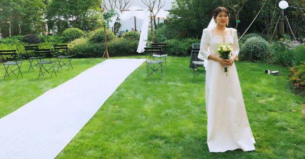 Outdoor wedding with only 30 guests super saving in Shanghai