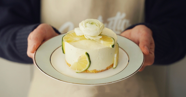 How to make simple and delicious lemon yogurt mousse cake