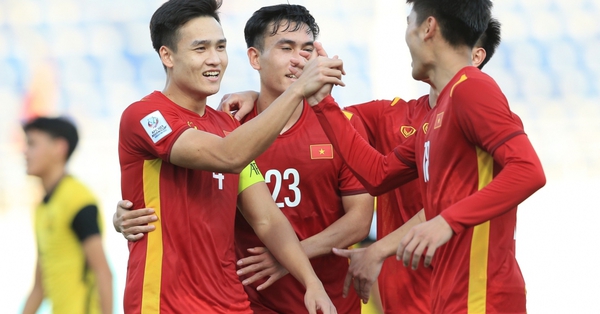 Defeating Malaysia U23 with a score of 2-0, U23 Vietnam won tickets to the quarterfinals