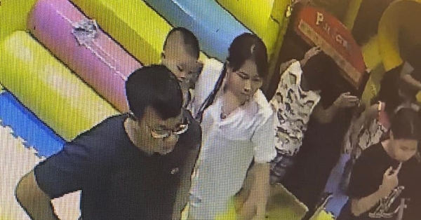 Find the man suspected of abusing a 4-year-old girl in the amusement park