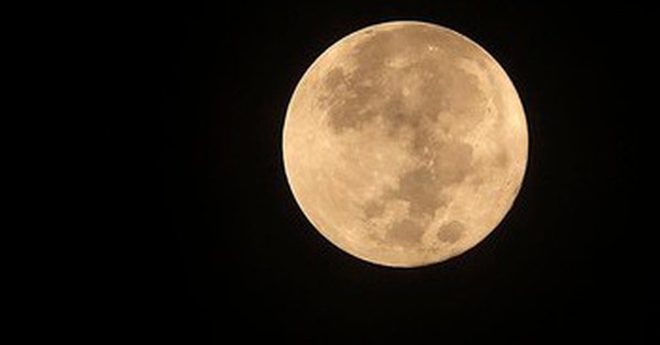 Ngắm trăng tròn 16 đẹp lung linh ở Hà Nội