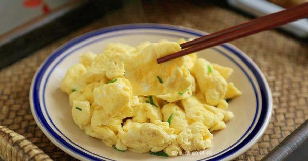 Khám phá loại thực phẩm giàu protein khác ngoài trứng có thể được dùng trong món ăn sáng.

