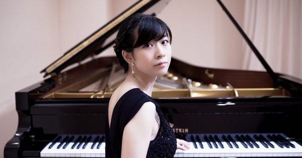 1,000 ドン以下の食事で世界的に有名な日本人ピアニスト