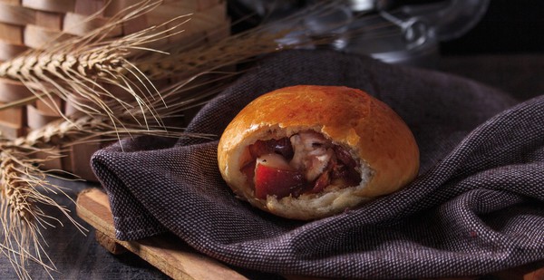 Cách nấu bánh mì xá xíu để ăn kèm với thịt kho như thế nào?

