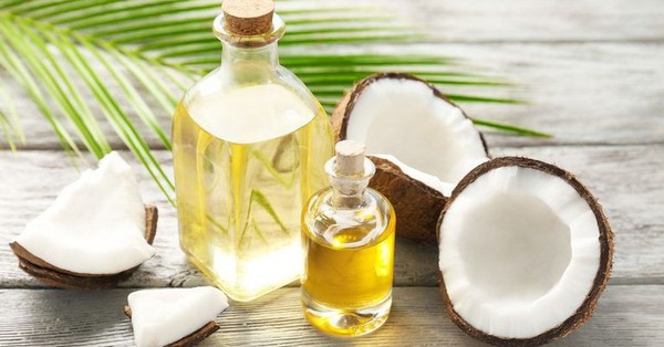 Tại sao dầu dừa được coi là một phương pháp hiệu quả trong việc trị rạn da sau khi mang thai?
