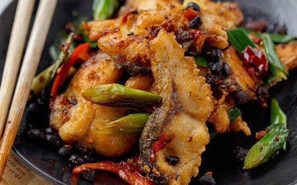 Tuyệt chiên làm món cá rán ngon ngất ngây