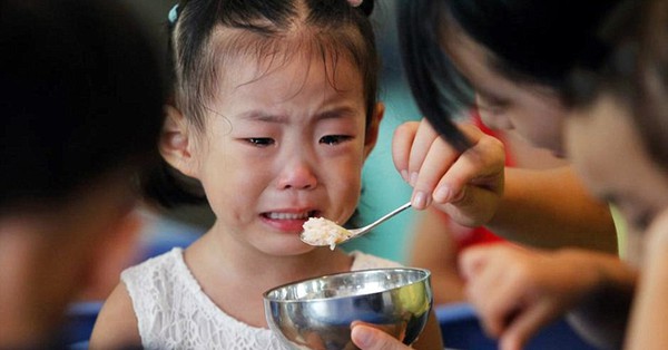 Bố mẹ nên cho bé ăn uống và chăm sóc như thế nào để tránh bị bệnh khi đi học?
