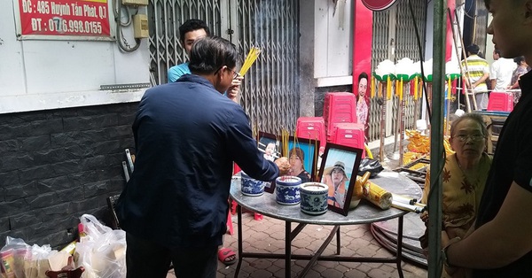Lặng người trước đám tang 3 nạn nhân vụ hỏa hoạn ở TP.HCM