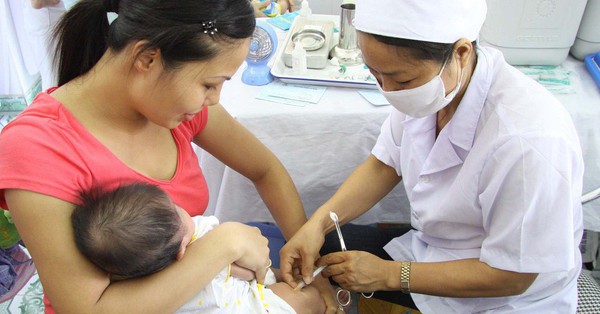 What is the address of the vaccination center at 1 Nghiêm Xuân Yêm and how can I contact them?