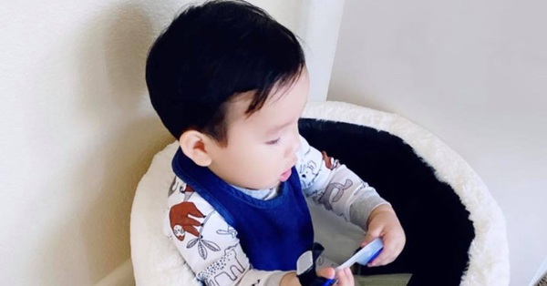 Phạm Hương lại khoe con trai mới hơn 1 tuổi nhưng đã biết làm điều khiến mẹ tự hào này