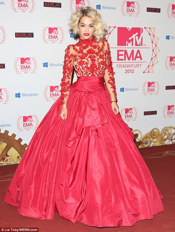 Rita Ora và Taylor Swift đọ dáng tại MTV EMAs 1