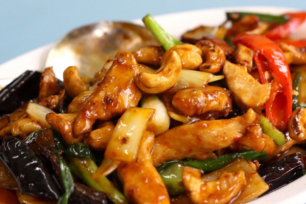 G&agrave; x&agrave;o hạt điều đậm đ&agrave; ngon cơm 8