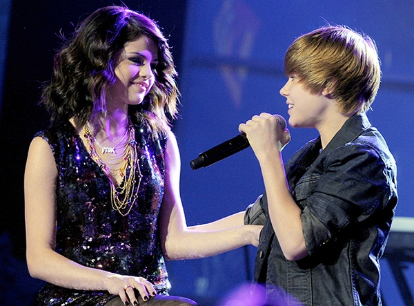 Nhìn lại 2 năm mặn nồng của Selena và Justin  1