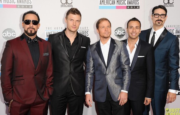 Backstreet Boys bất ngờ xuất hiện trên thảm đỏ AMAs 2