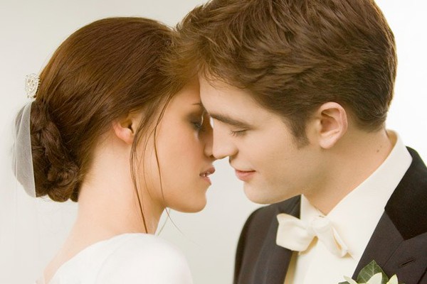 Robert Pattinson muốn quay lại nụ hôn đầu với Kristen 3