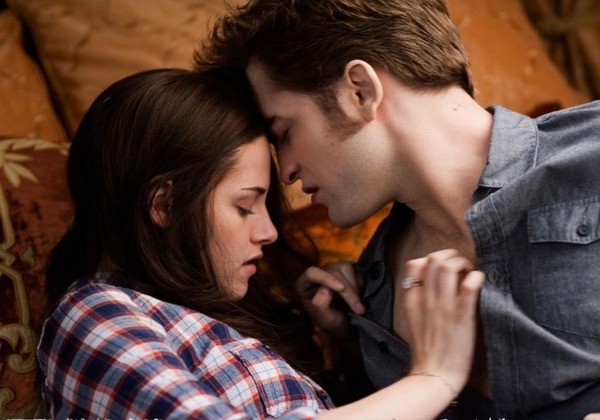 Robert Pattinson muốn quay lại nụ hôn đầu với Kristen 1