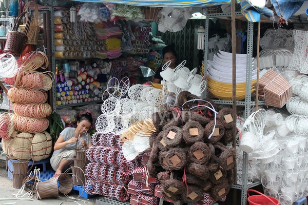 Chợ hoa Hồ Thị Kỷ