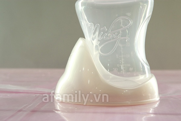Máy hút sữa bằng tay Nuby 10