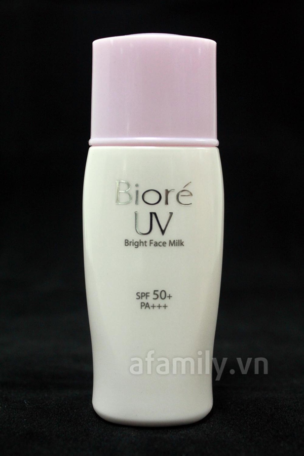 Sữa chống nắng Biore bảo vệ da mặt khỏi ánh nắng gắt 8