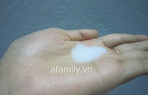 Sữa tắm trắng da Hazeline Pearly White 8