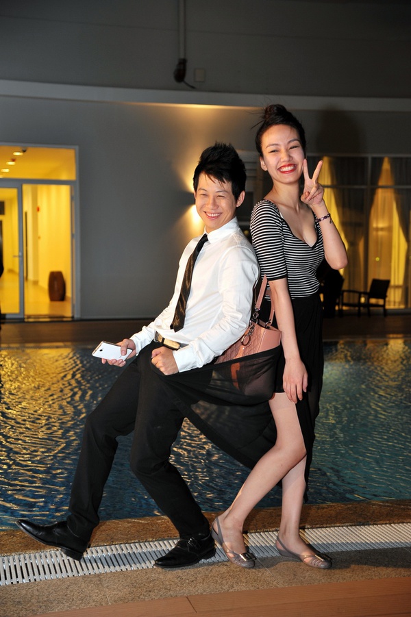D&agrave;n th&iacute; sinh The Voice tiệc t&ugrave;ng linh đ&igrave;nh b&ecirc;n hồ bơi 8
