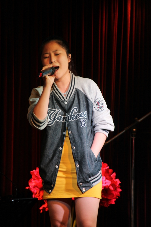 Đoan Trang mặt mộc luyện hát cùng thí sinh The Voice 9