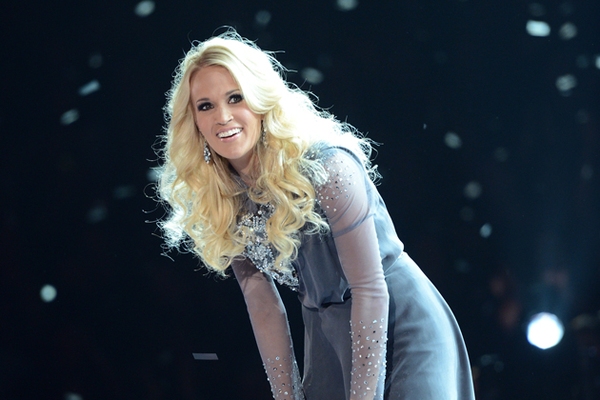 Thưởng thức giọng Taylor Swift và Carrie tại CMAs 2012 6
