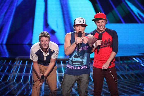 Quán quân X Factor lộ diện trong đêm nhạc diva 10