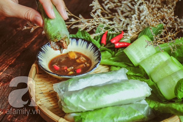 Bánh tráng cuốn thịt luộc mắm nêm