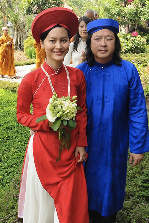 Những cô dâu của showbiz Việt diện áo dài trong ngày cưới hỏi 8 Những cô dâu của showbiz Việt diện áo dài trong ngày cưới hỏi 8