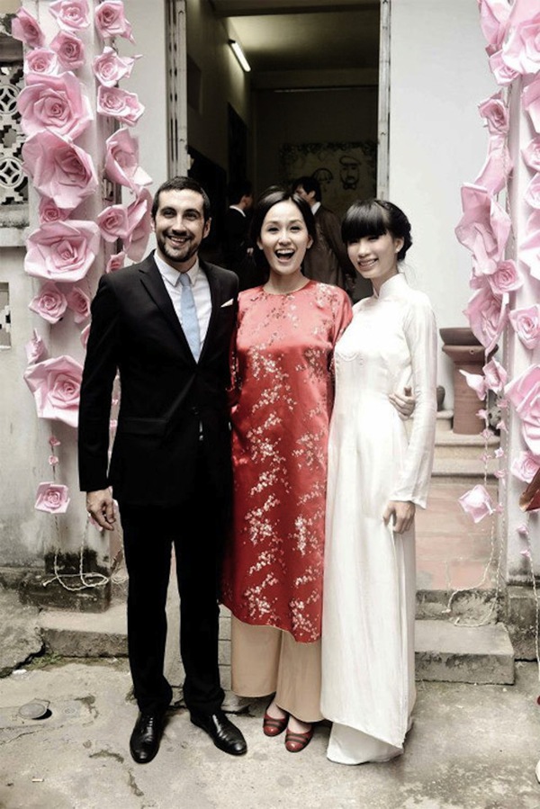 Những cô dâu của showbiz Việt diện áo dài trong ngày cưới hỏi 11 Những cô dâu của showbiz Việt diện áo dài trong ngày cưới hỏi 11