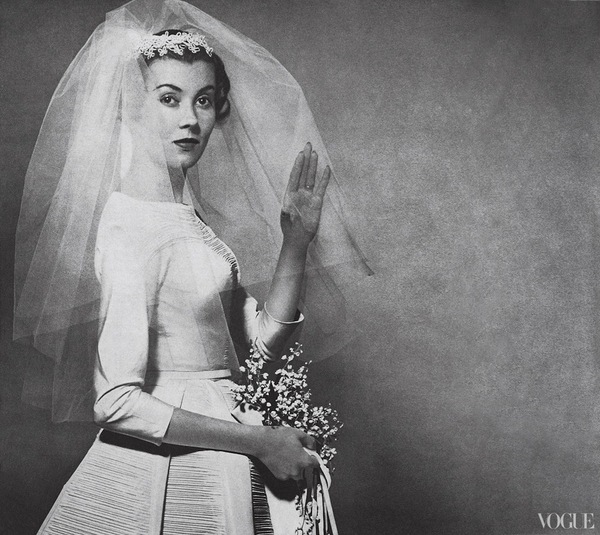 Những tuyệt tác váy cưới được Vogue bình chọn 11