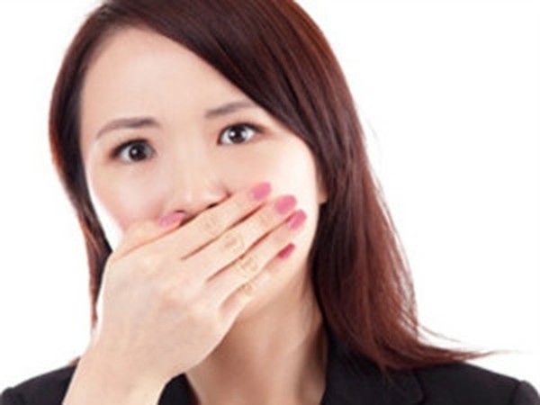 Bấm huyệt trị hôi miệng có hiệu quả không?