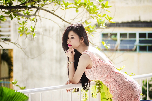 Đinh Phương Ánh hút hồn với những đường cong 1 Đinh Phương Ánh hút hồn với những đường cong 1