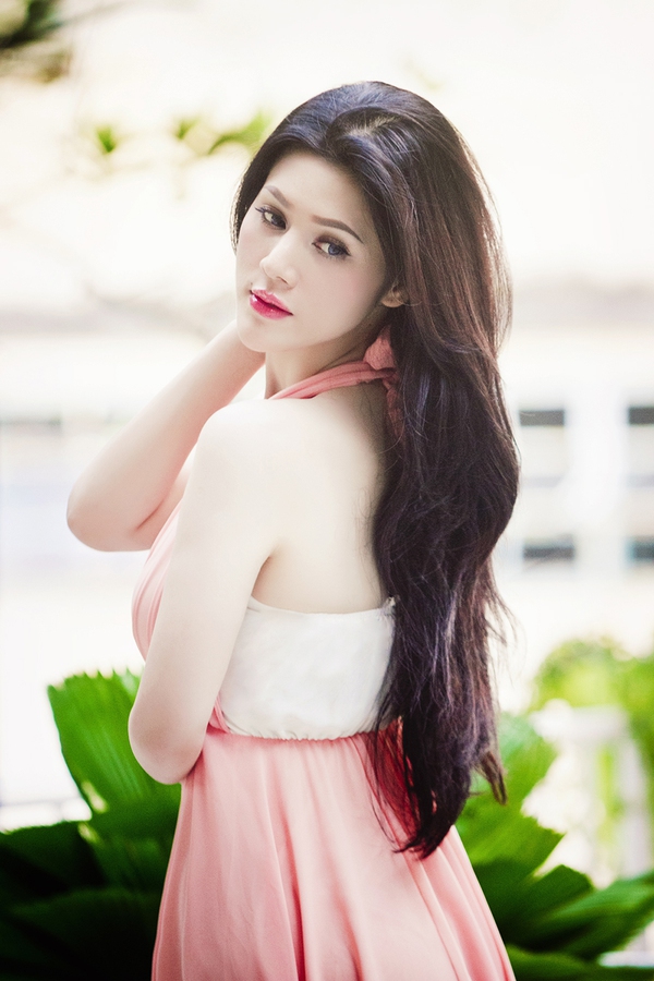 Đinh Phương Ánh hút hồn với những đường cong 13 Đinh Phương Ánh hút hồn với những đường cong 13