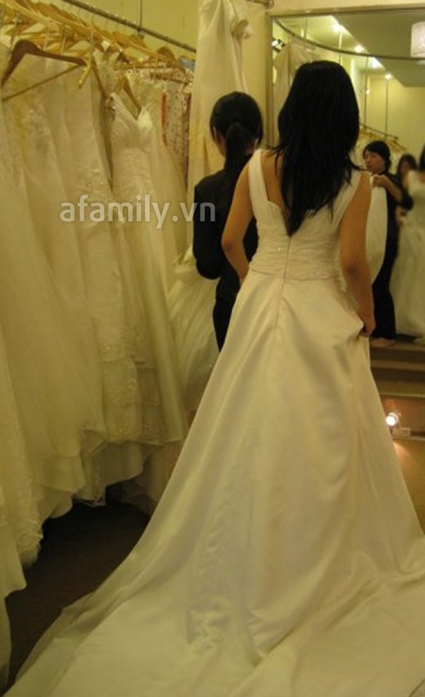 Váy cưới giá rẻ - “cứu tinh” của cô dâu thời bão giá  7
