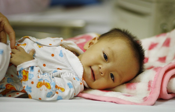 Người l&iacute;nh Trường Sa v&agrave; c&ocirc; con g&aacute;i mắc bệnh hiểm ngh&egrave;o 1
