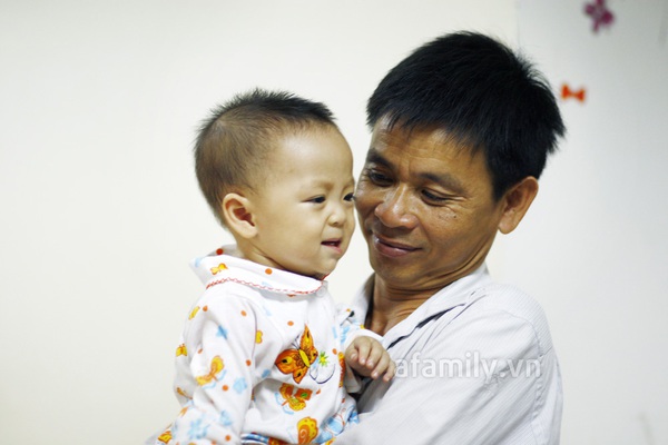 Người l&iacute;nh Trường Sa v&agrave; c&ocirc; con g&aacute;i mắc bệnh hiểm ngh&egrave;o 12