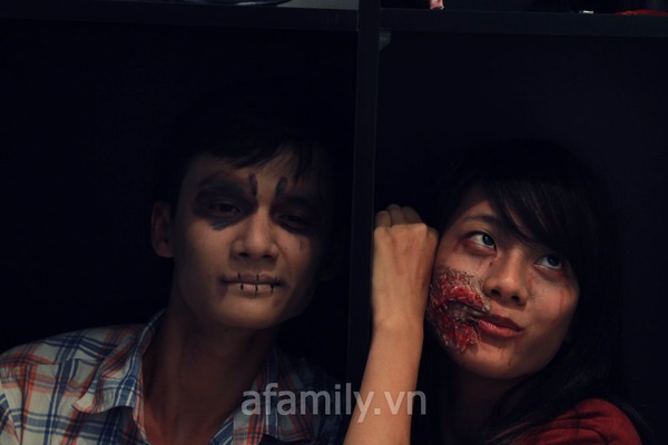 Công sở Sài thành chơi Halloween 