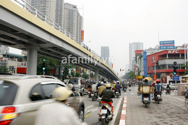 Cầu vượt Lê Văn Lương - đường Láng trước ngày thông xe 15