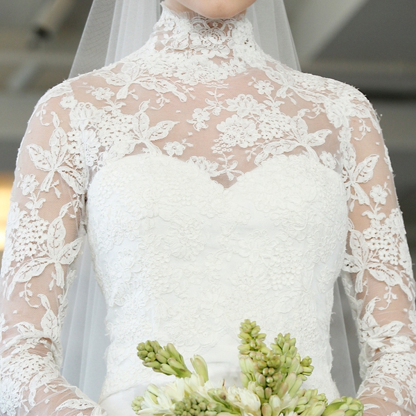 Ren nổi - sự quyến rũ ngọt ngào của váy cưới 2012/2013