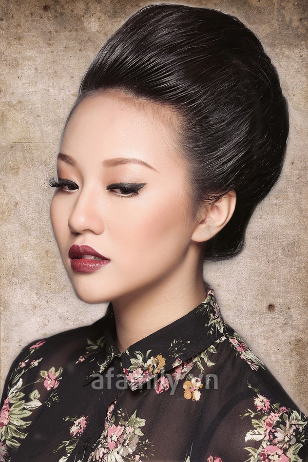 Trang điểm biến n&agrave;ng 