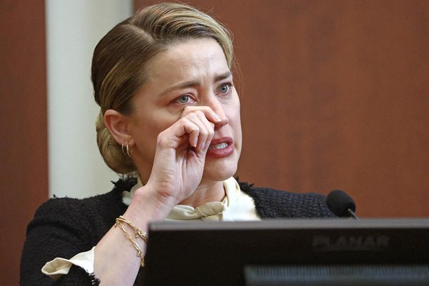 Thành viên bồi thẩm đoàn ngủ gật, cho rằng Amber Heard rơi nước mắt cá sấu - Ảnh 2.