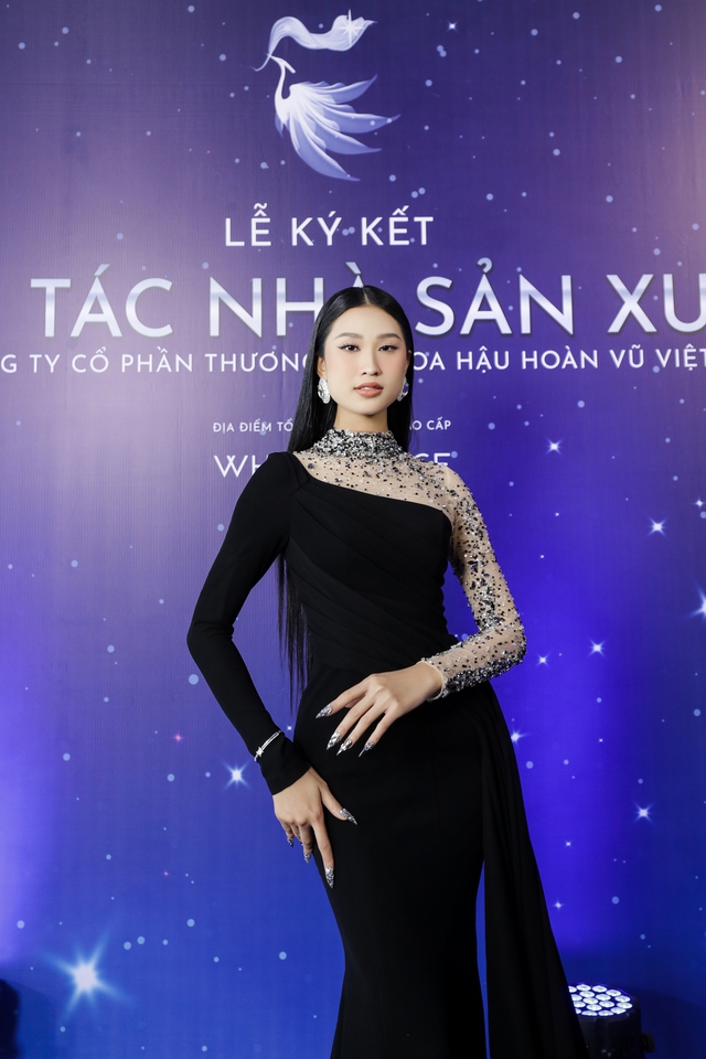 Hương Giang - Dược sĩ Tiến chính thức là NSX Miss Universe Vietnam, Lan Khuê rời ghế giám đốc điều hành- Ảnh 4.