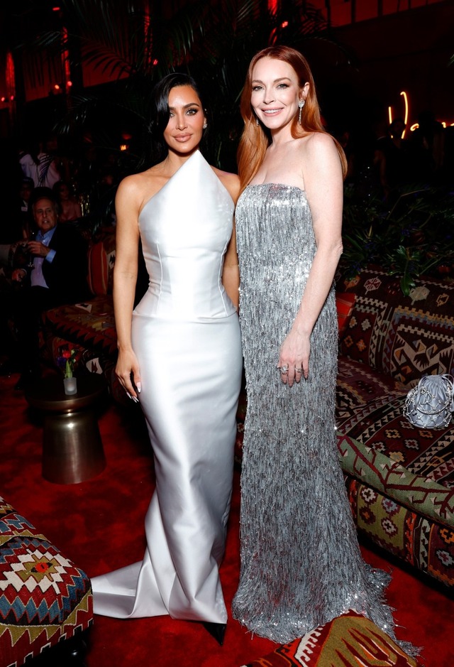 Thảm đỏ tiệc hậu Oscar nóng hổi: Rosé xẻ eo cực slay, Kylie Jenner hoá nữ thần dẫn đầu dàn mỹ nhân - Ảnh 9.
