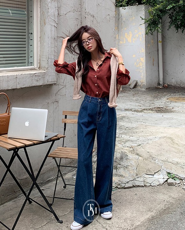 Mùa đông này màu đỏ vẫn rất hot: Gợi ý 10 cách phối đồ cực kỳ sang trọng, giúp bạn nổi bật giữa đám đông - Ảnh 5.