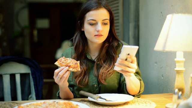 Sau buổi họp lớp tôi nhận ra, không phải tiền bạc hay địa vị, tôi thua hẳn bạn bè ở điểm này, mà tất cả cũng là do tôi - Ảnh 4.